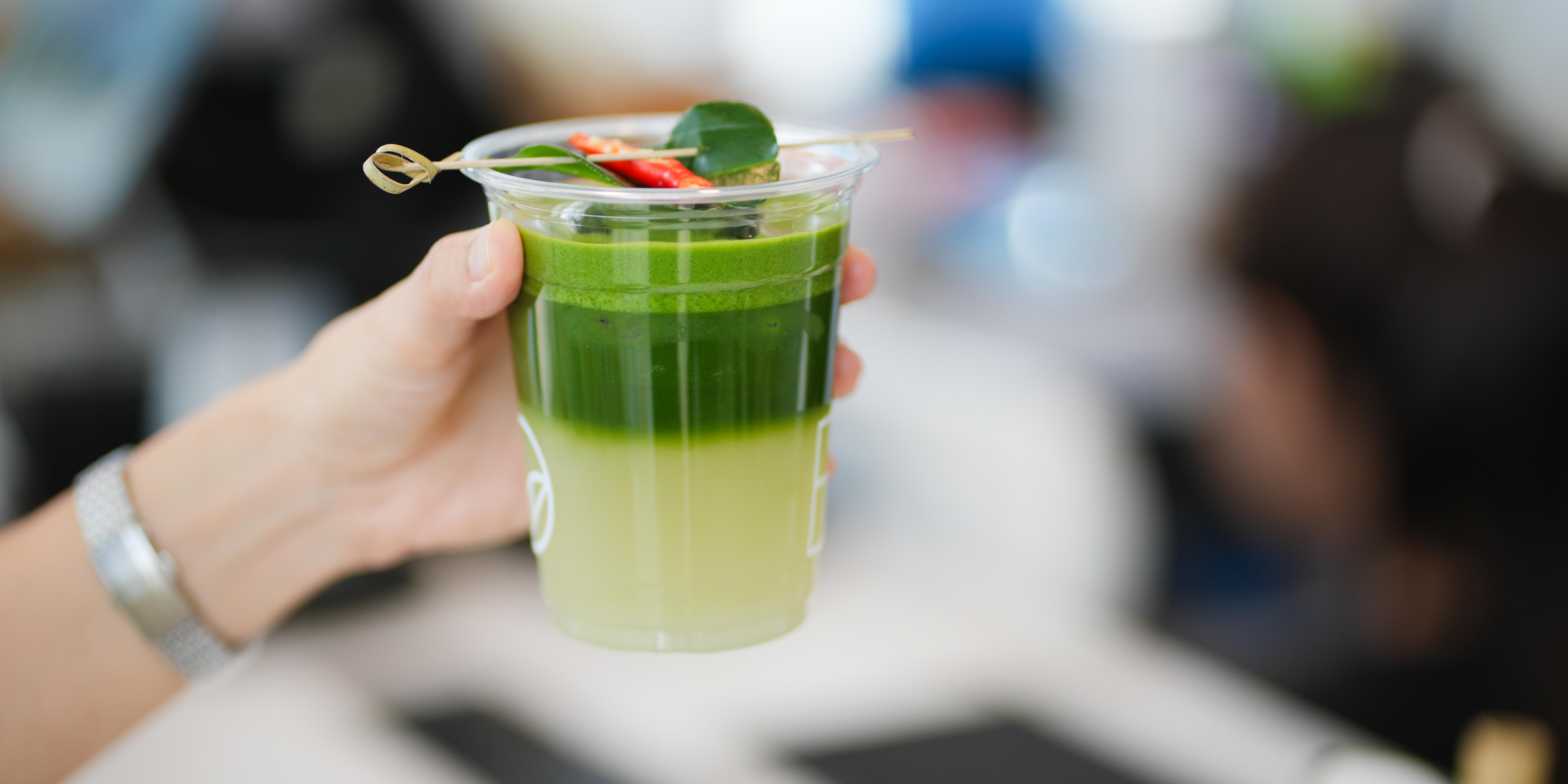 IJs Matcha-Limoen Cooler met Rode Peper