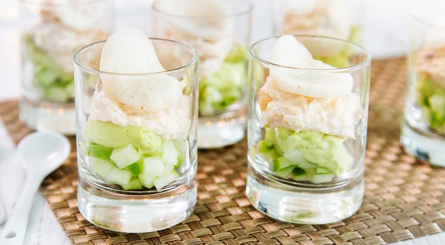 Glaasje king krabsalade met avocado en groene appel
