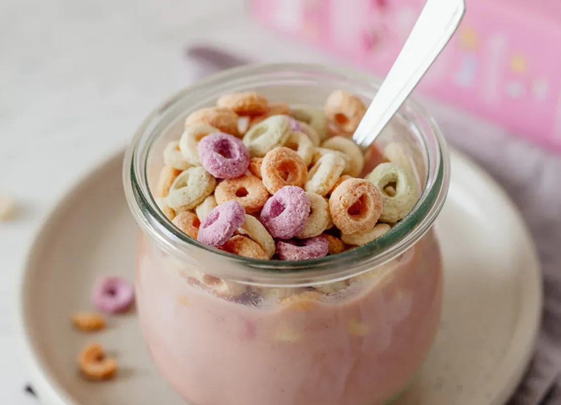Zelfgemaakte aardbeienmelk met color loops
