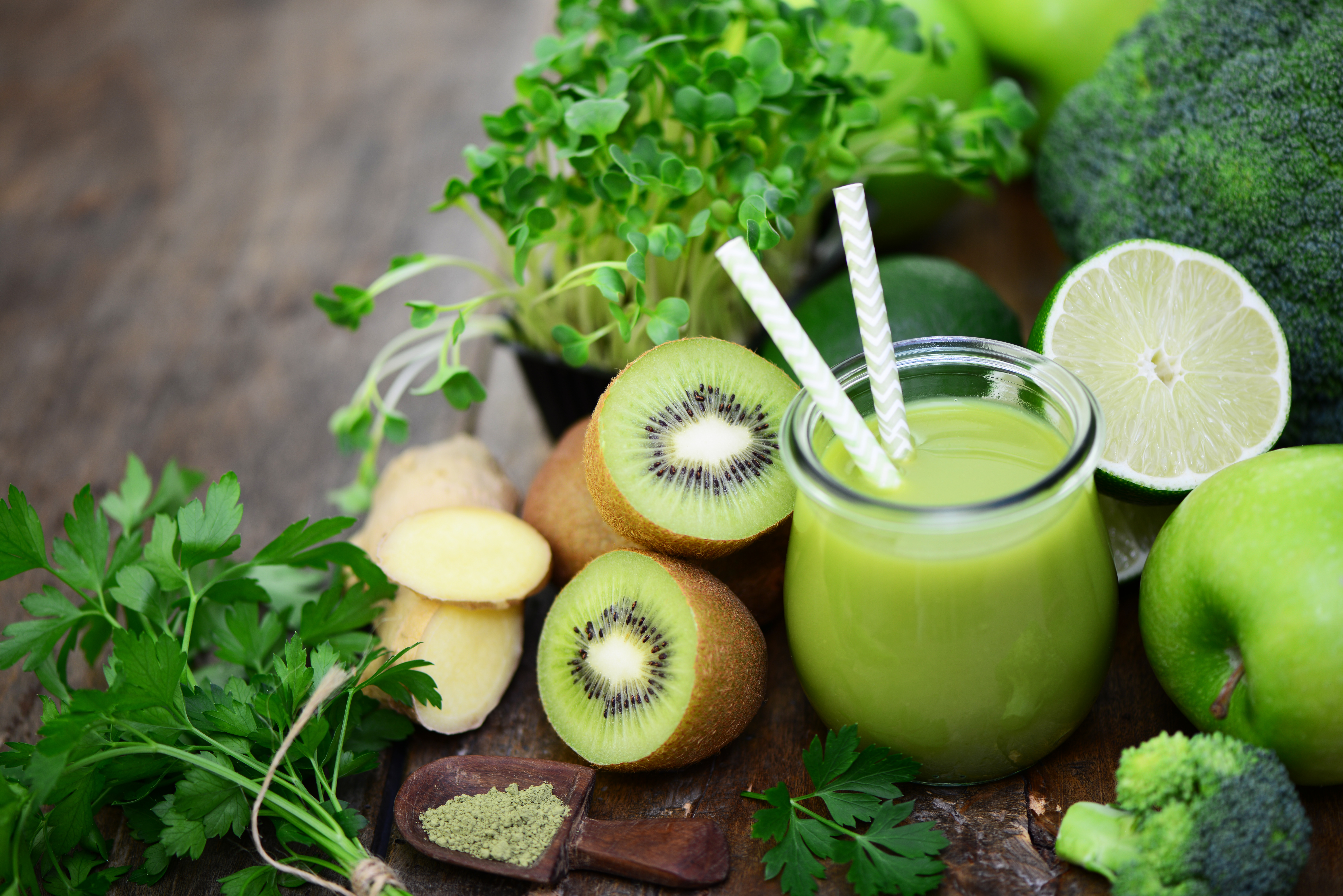 Een gezonde start met verse smoothies en smoothiebowls